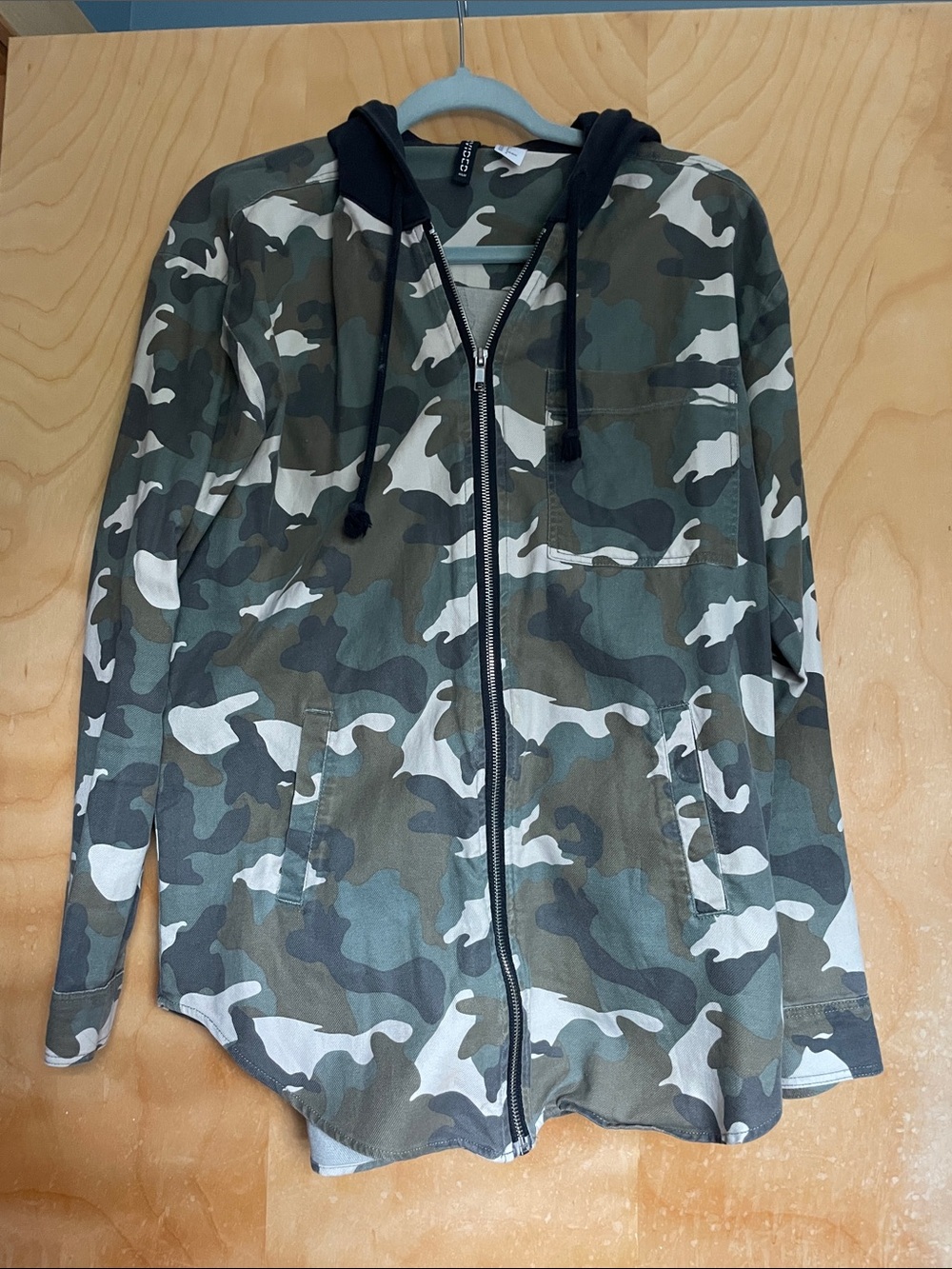 Divided Women's Camo Zip-Up Hoodie Jacket - Green/White/Black